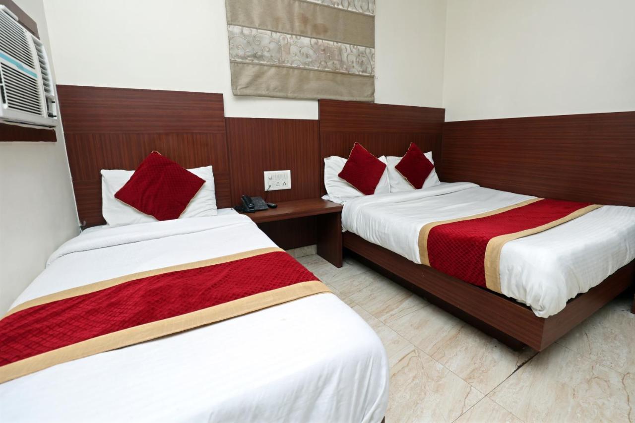 Hotel Toto International Dx Ню Делхи Екстериор снимка