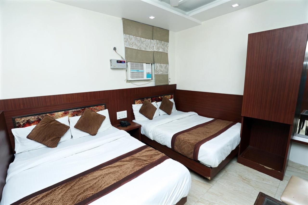Hotel Toto International Dx Ню Делхи Екстериор снимка