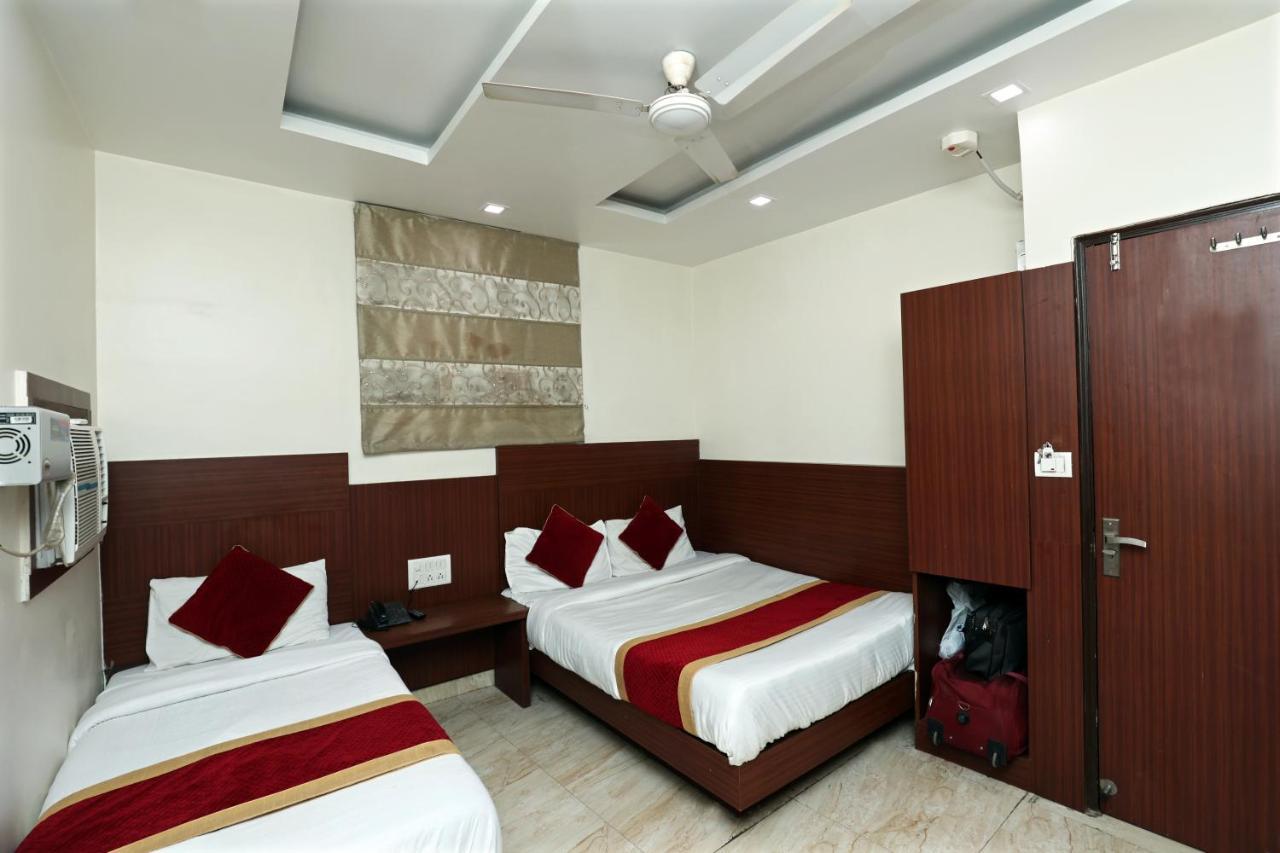 Hotel Toto International Dx Ню Делхи Екстериор снимка