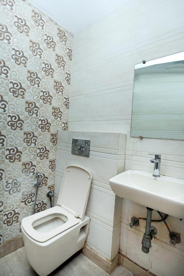 Hotel Toto International Dx Ню Делхи Екстериор снимка