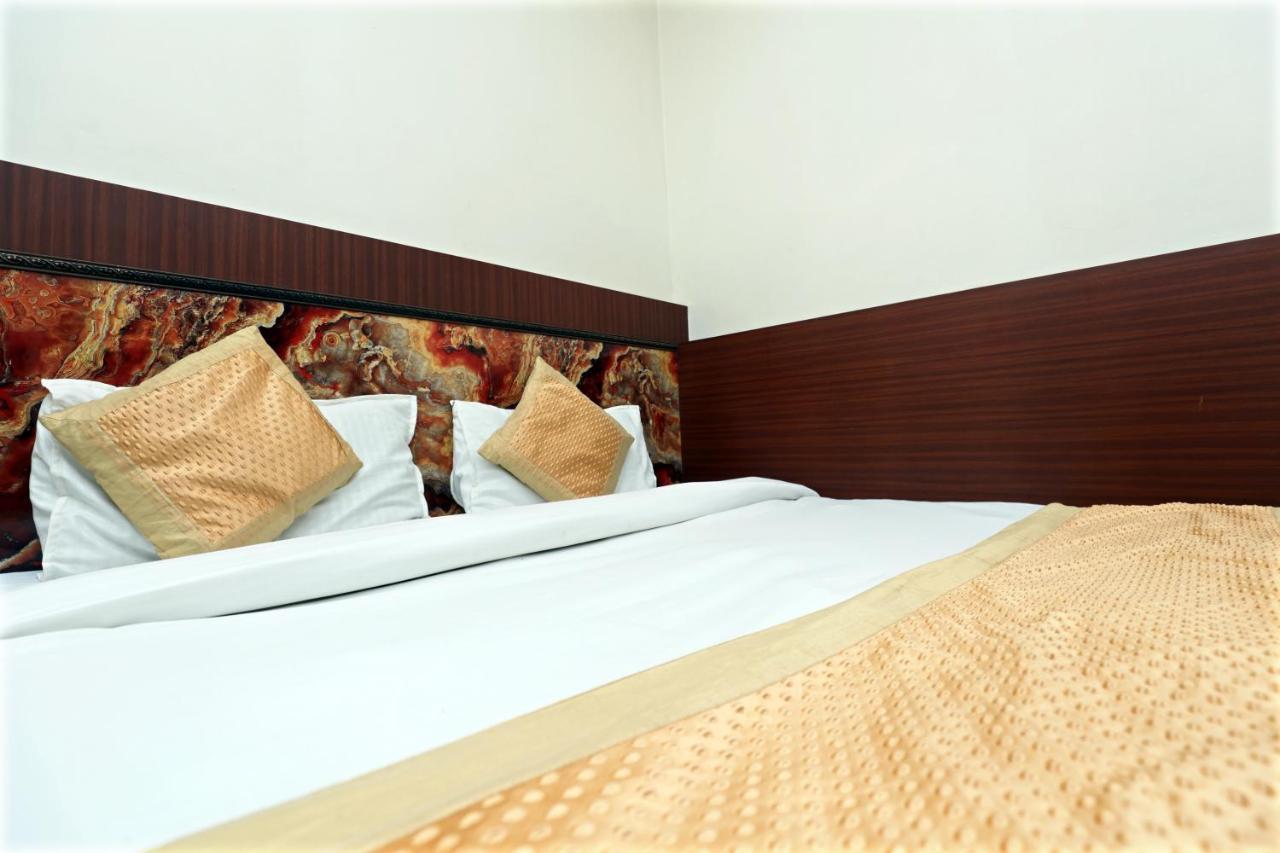 Hotel Toto International Dx Ню Делхи Екстериор снимка