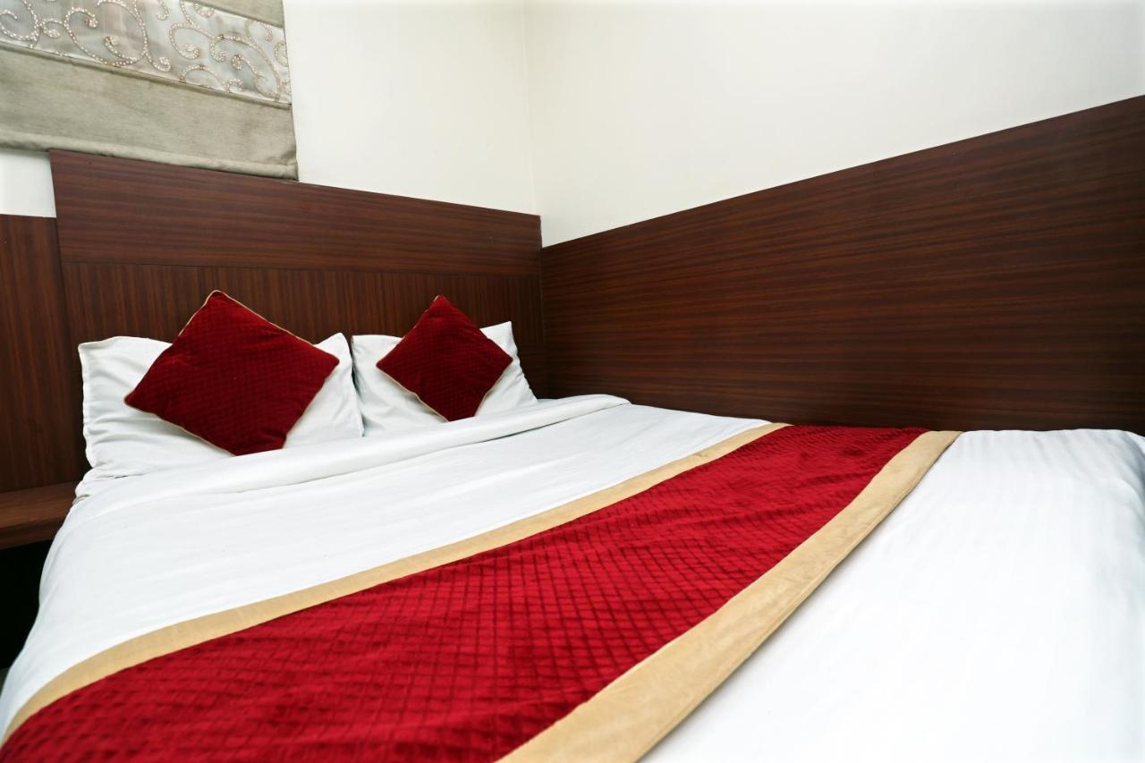 Hotel Toto International Dx Ню Делхи Екстериор снимка